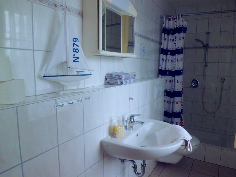 Bad der Ferienwohnung 2 im Ferienhaus Eckeberg